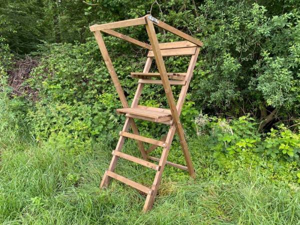 Scherenleiter aus imprägniertem Holz 1